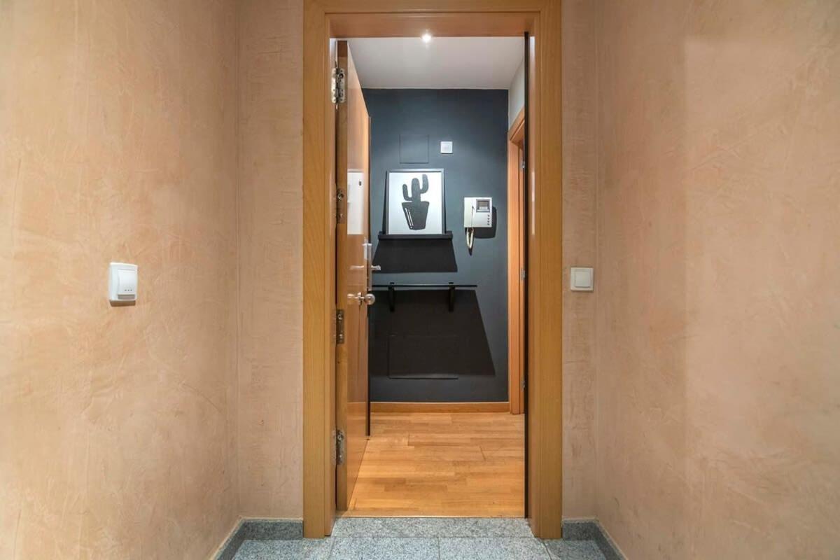 2 Bedroom With Balcony In Eixample 1-1 Appartamento