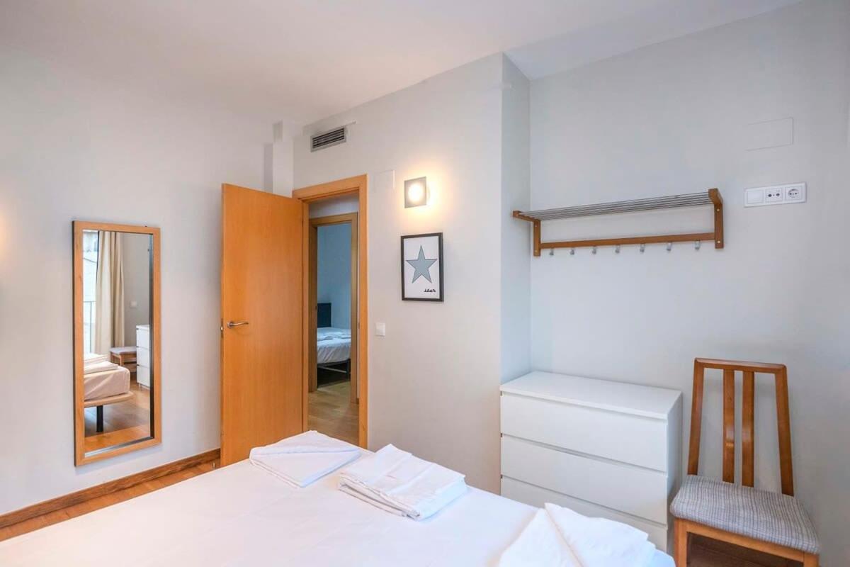 Appartamento 2 Bedroom With Balcony In Eixample 1-1 *