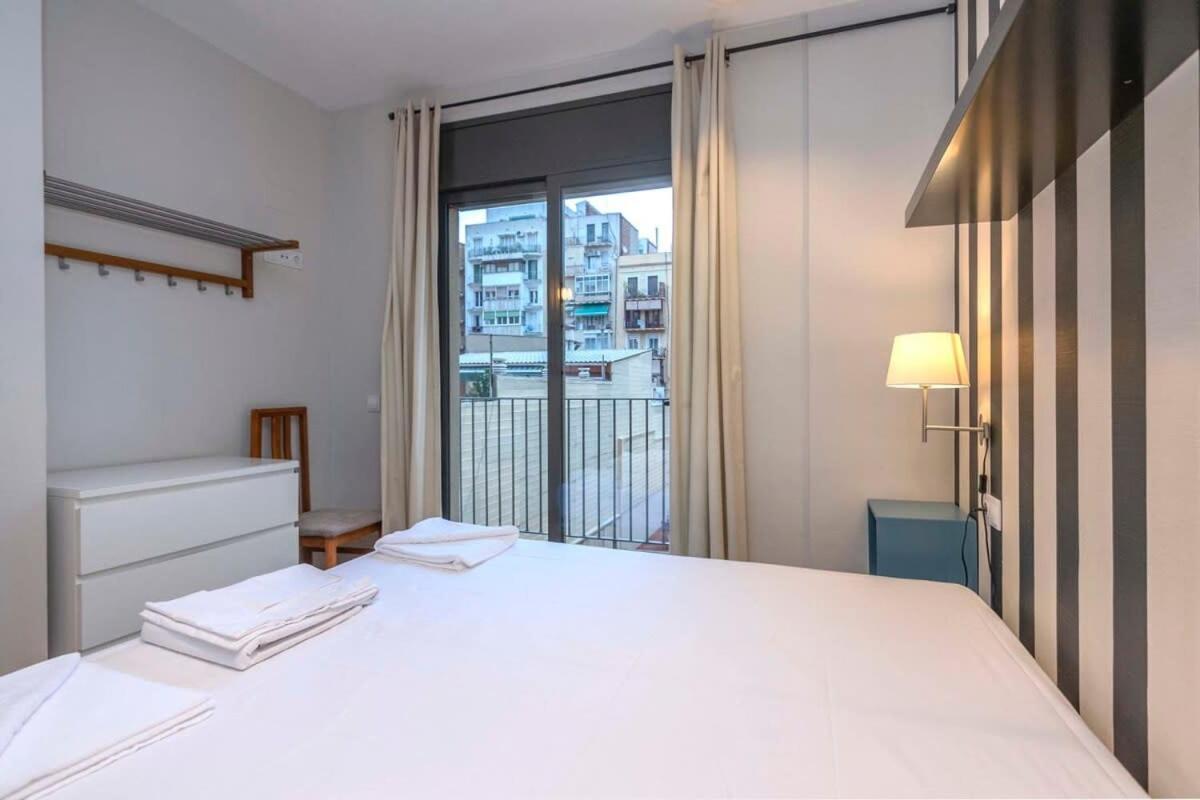 2 Bedroom With Balcony In Eixample 1-1 Appartamento *